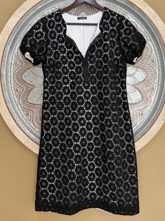 Tahari Dresses & Skirts - Tahari Black and White Eyelet Puff-Sleeve Button Up Silk Lined Shift Dress